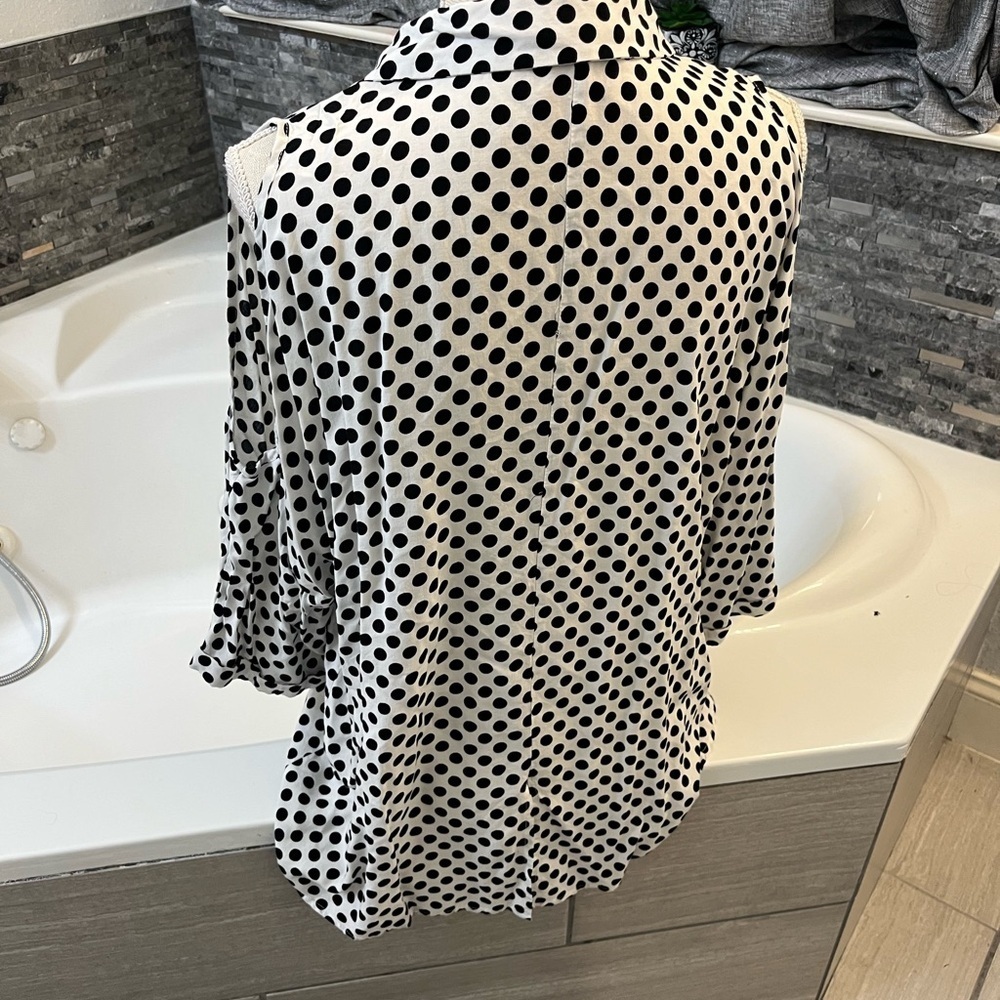 Women’s Black Polka Dot Button-Up Blouse - Classic Style small/Medium - Picture 4 of 5